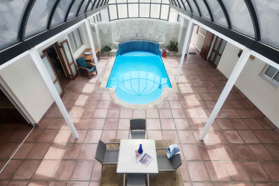 5 Bedroom Property for Sale in Fernkloof Estate Western Cape